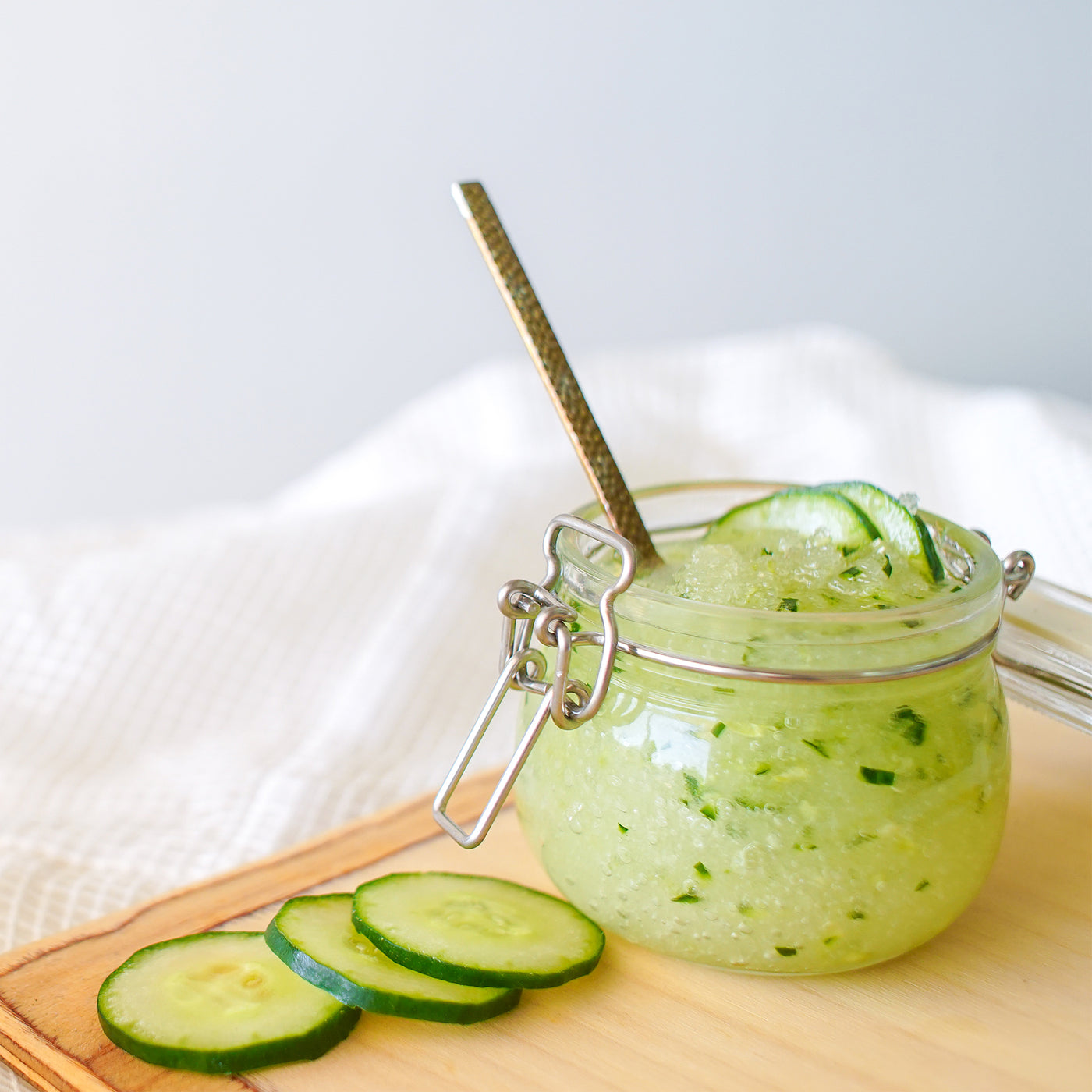DIY Corner: Peppermint and Cucumber Sugar Scrub